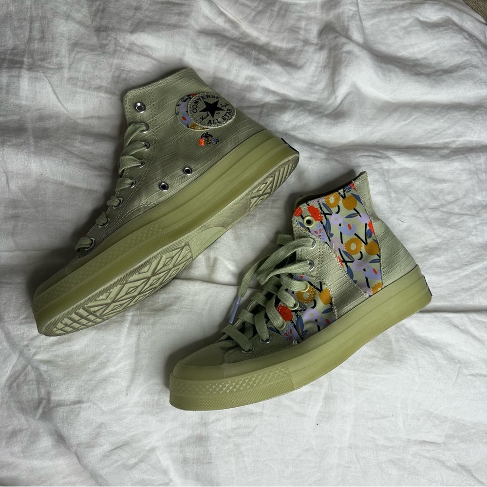 Limited edition converse - Picture 4 of 5